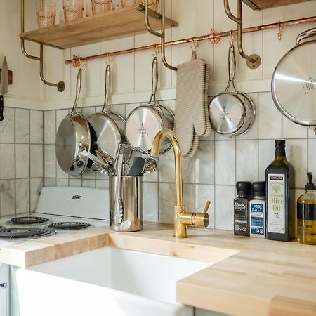 Queen City Bungalow & Cottages Бърлингтън Екстериор снимка