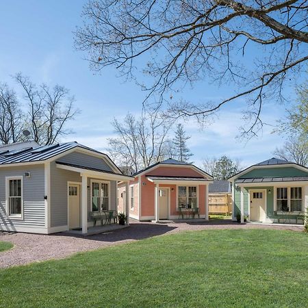 Queen City Bungalow & Cottages Бърлингтън Екстериор снимка