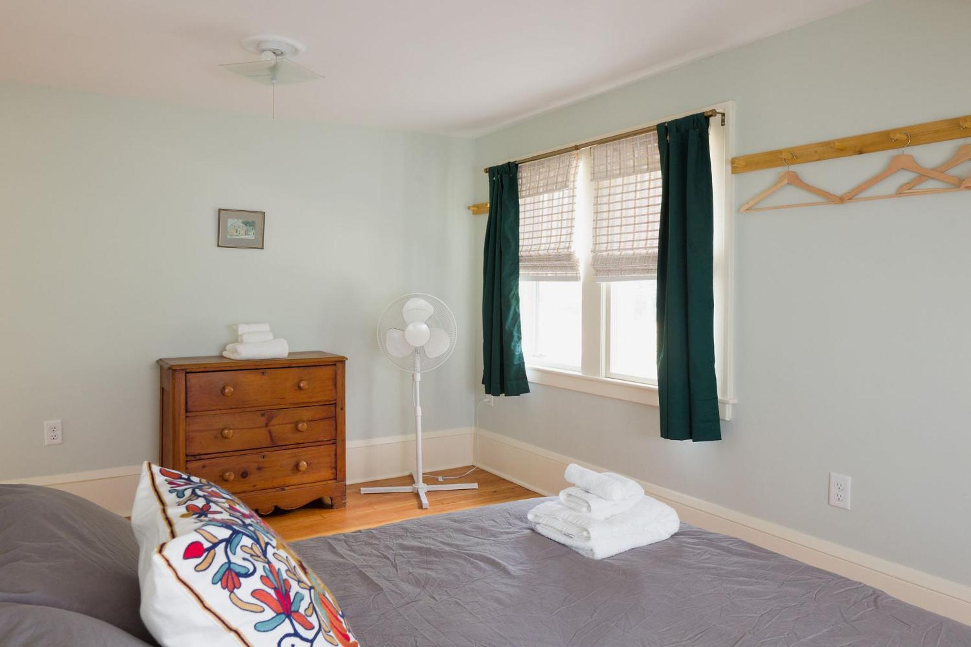 Queen City Bungalow & Cottages Бърлингтън Екстериор снимка