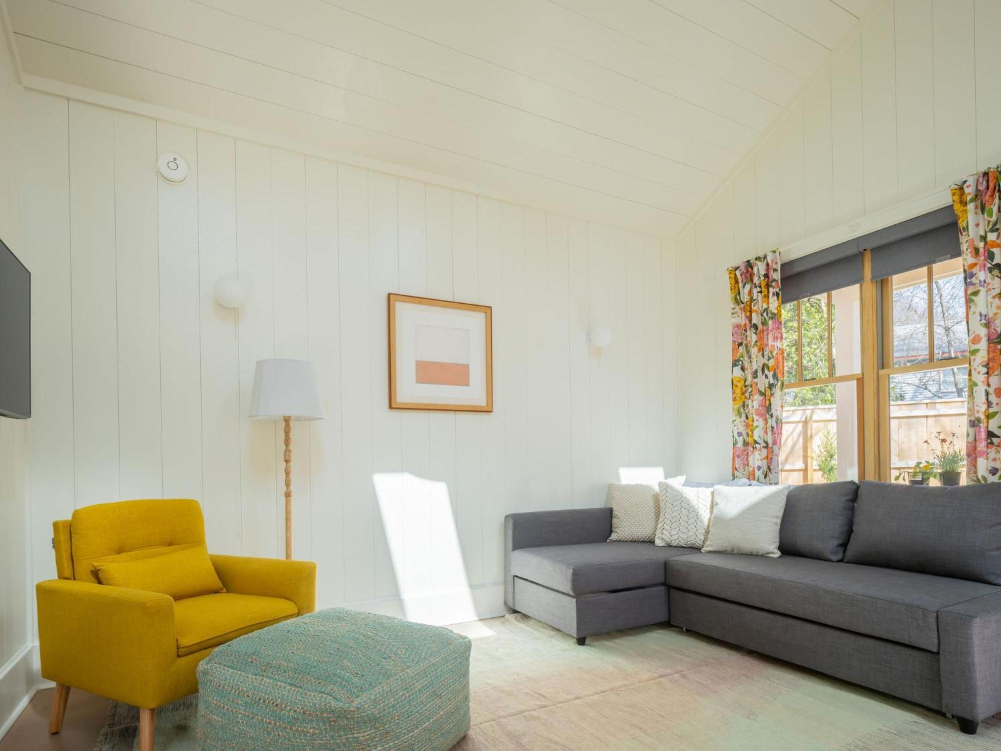 Queen City Bungalow & Cottages Бърлингтън Екстериор снимка