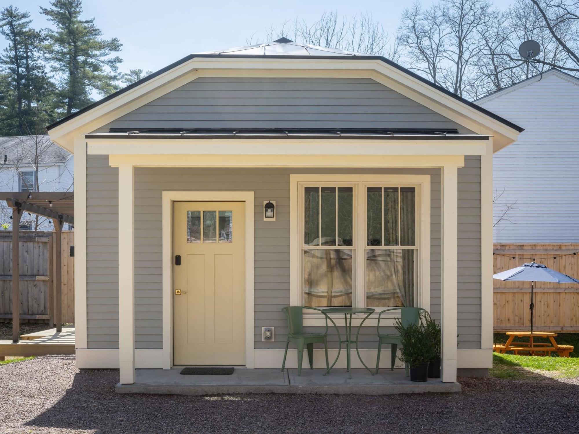 Queen City Bungalow & Cottages Бърлингтън Екстериор снимка